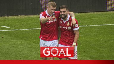 Lee extends Wrexham's lead