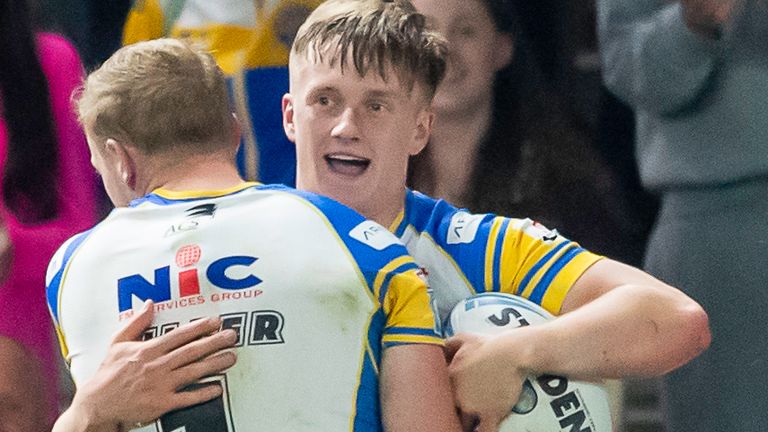 Picture by Allan McKenzie/SWpix.com - 06/09/2024 - Rugby League - Betfred Super League Round 25 - Leeds Rhinos v Hull FC - AMT Headingley, Leeds, England - Leeds' Alfie Edgell scores his second try against Hull FC. 