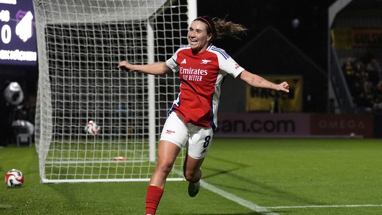 Mariona Caldentey celebrates scoring Arsenal's second goal to put the Gunners in front