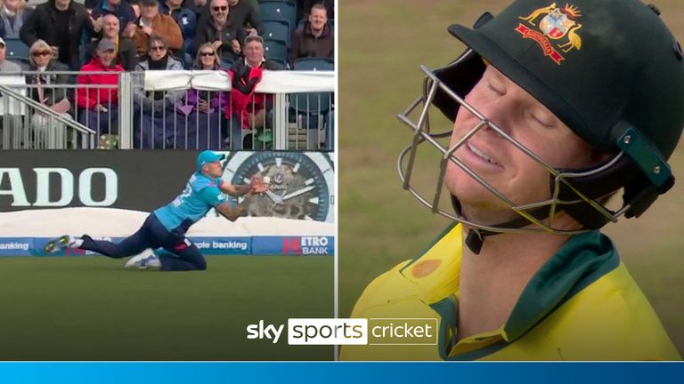 'Smith can't believe it!' | Carse makes spectacular diving catch 