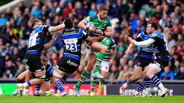 Leicester Tigers' Freddie Steward (second right) is tackled by Bath's Guy Pepper (left), Jaco Coetzee (second left) and Ben Spencer during the Gallagher Premiership match at Mattioli Woods Welford Road Stadium, Leicester. Picture date: Sunday September 29, 2024.