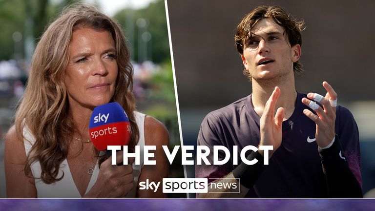 Jack Draper, of Great Britain, right, reacts after defeating Botic van De Zandschulp, of the Netherlands, during the third round of the U.S. Open tennis championships, Saturday, Aug. 31, in New York. 2024. (AP Photo/Adam Hunger)