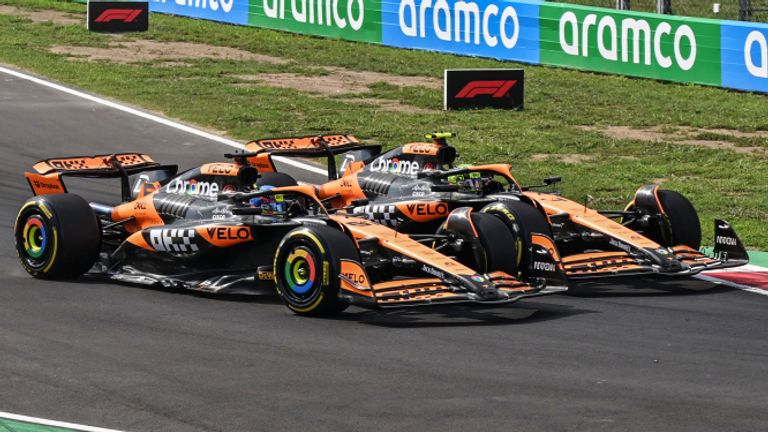 AUTODROMO NAZIONALE MONZA, ITALY - SEPTEMBER 01: Oscar Piastri, McLaren MCL38 battles with Lando Norris, McLaren MCL38 during the Italian GP at Autodromo Nazionale Monza on Sunday September 01, 2024 in Monza, Italy. (Photo by Sam Bagnall / LAT Images)