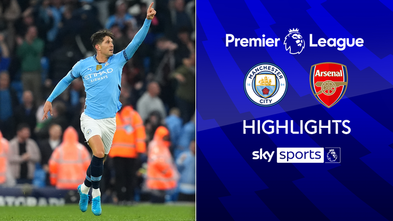 Manchester Citys John Stones feirer å score det andre målet i kampen for laget sitt under Premier League-kampen på Etihad Stadium, Manchester. Fotodato: søndag 22. september 2024.