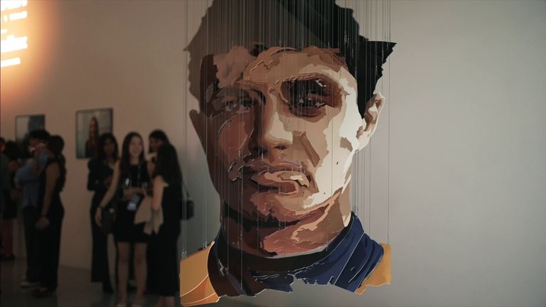 Lando Norris unveiled a sculpture of himself with world-renowned 3D artist Michael Murphy as he discussed his championship aspirations ahead of the Singapore Grand Prix.