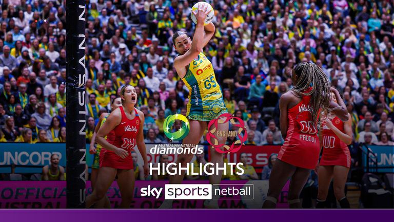 BENDIGO, Australia - 25 September: Sophie Garbin dari Australia Australia beraksi selama pertandingan tiga dari seri internasional antara Australia Diamonds dan Inggris mawar di Stadion Bendigo pada 25 September 2024 di Bendigo, Australia. (Foto oleh Daniel Pockett/Getty Images)