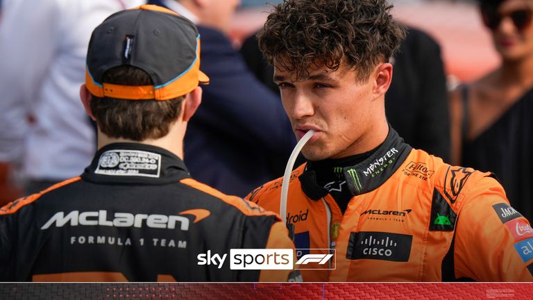 Pembalap McLaren Lando Norris asal Inggris, kanan, berbicara busuk Pembalap McLaren Oscar Piastri asal Australia setelah sesi kualifikasi menjelang balapan Formula Satu Grand Prix Italia di arena balap Monza, di Monza, Italia, Sabtu, 31 Agustus 2024.