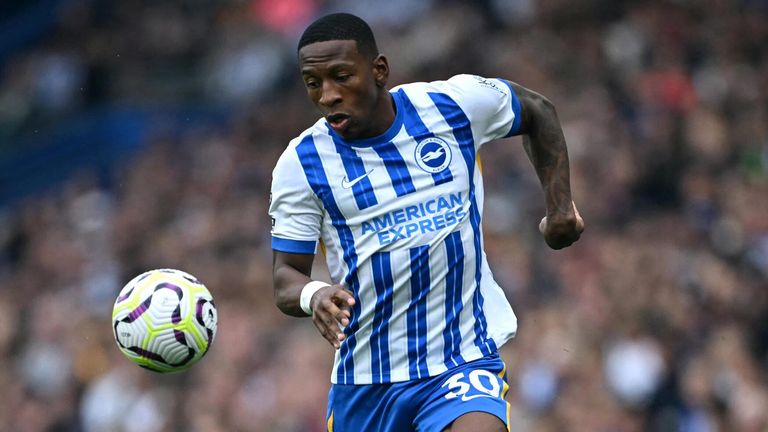 Pervis Estupinan controls the ball during Brighton's clash with Nottingham Forest