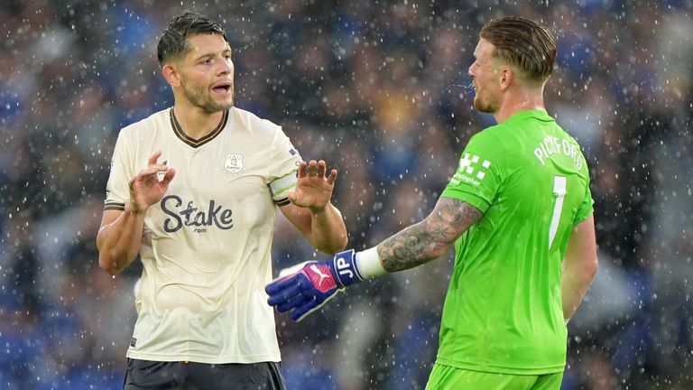 James Tarkowski and Jordan Pickford share a word during Everton's visit to Leicester