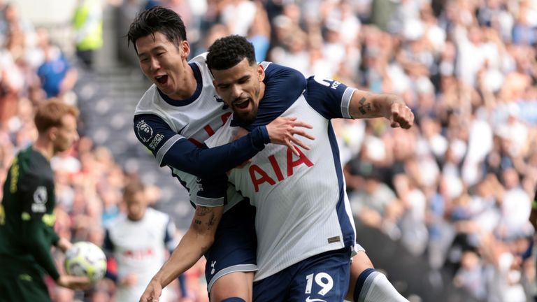 Dominic Solanke celebrates after equalising for Spurs against Brentford