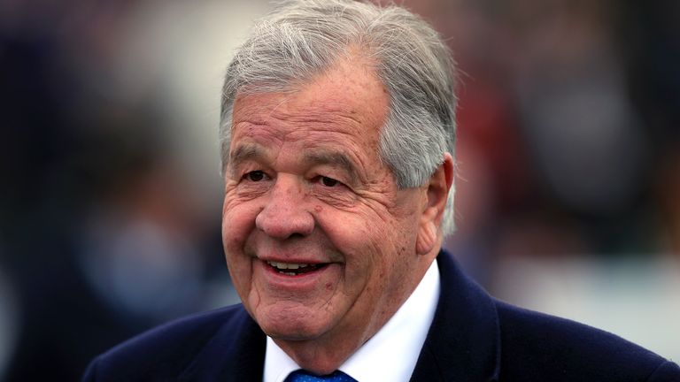 Sir Michael Stoute akan pensiun pada akhir musim ini