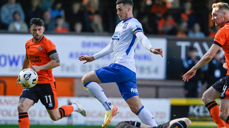 Rangers' Tom Lawrence scores to make it 1-0