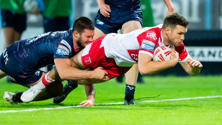 Picture credit: Allan McKenzie/SWpix.com - 20 September 2024 - Rugby League - Betfred Premier League Round 27 - Hull KR v Leeds Rhinos - Sewell Group Craven Park, Hull, England - Hull KR Tom Opacic scored against Leeds.