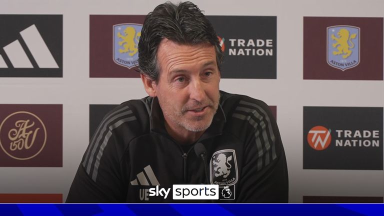 Unai Emery memahami kekecewaan pendukung Aston Villa terkait kenaikan harga tiket khususnya untuk pertandingan Liga Champions, tetapi menegaskan bahwa ia bertekad untuk membalas kesetiaan mereka dengan penampilan di lapangan. 