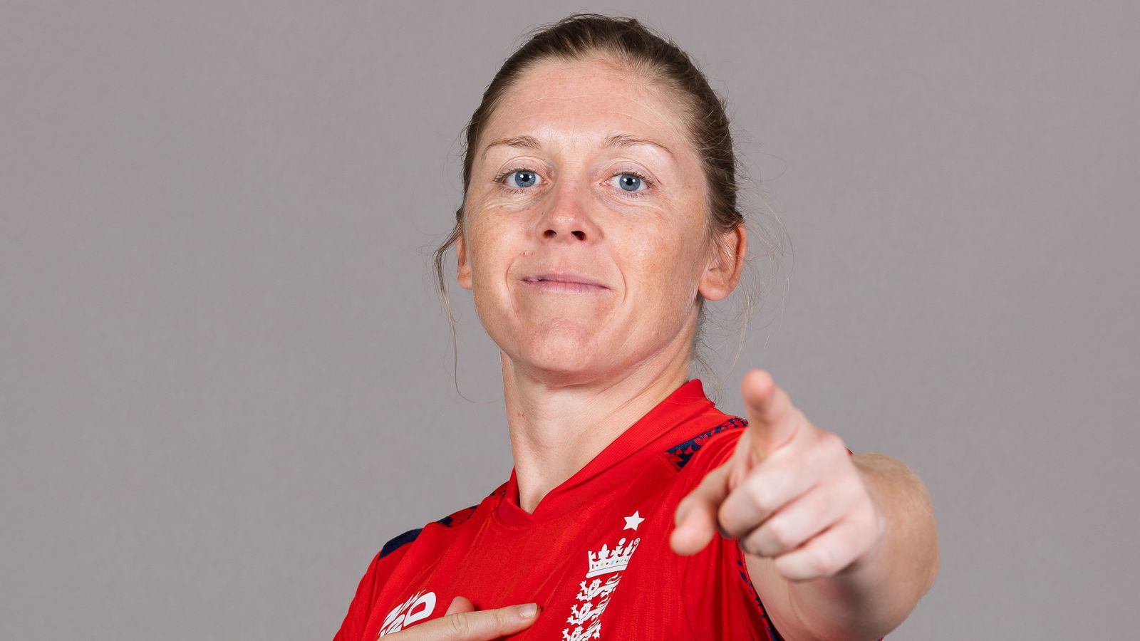 https://e0.365dm.com/24/10/1600x900/skysports-heather-knight-england_6703562.jpg?20241001230334