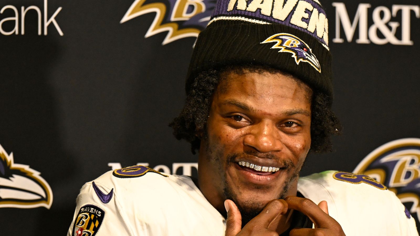 https://e0.365dm.com/24/10/1600x900/skysports-lamar-jackson-baltimore-ravens_6723772.jpg?20241022062648