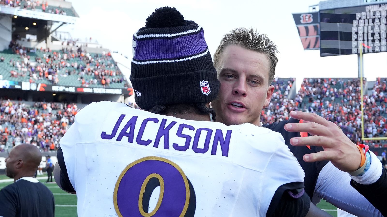 NFL Sunday awards: Lamar Jackson and Joe Burrow cause chaos, Aaron Rodgers’ Christmas gift, Parent Trap and Dexter Lawrence