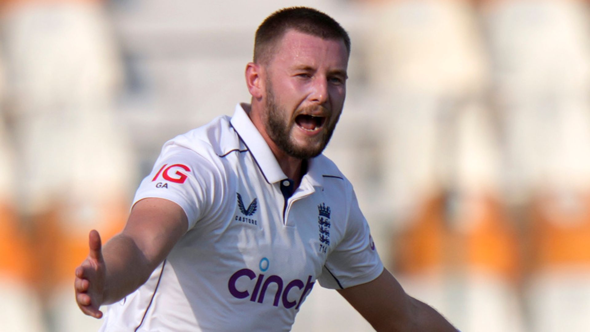 Atkinson bowls Kamran as Pakistan respond to England's 267 LIVE!