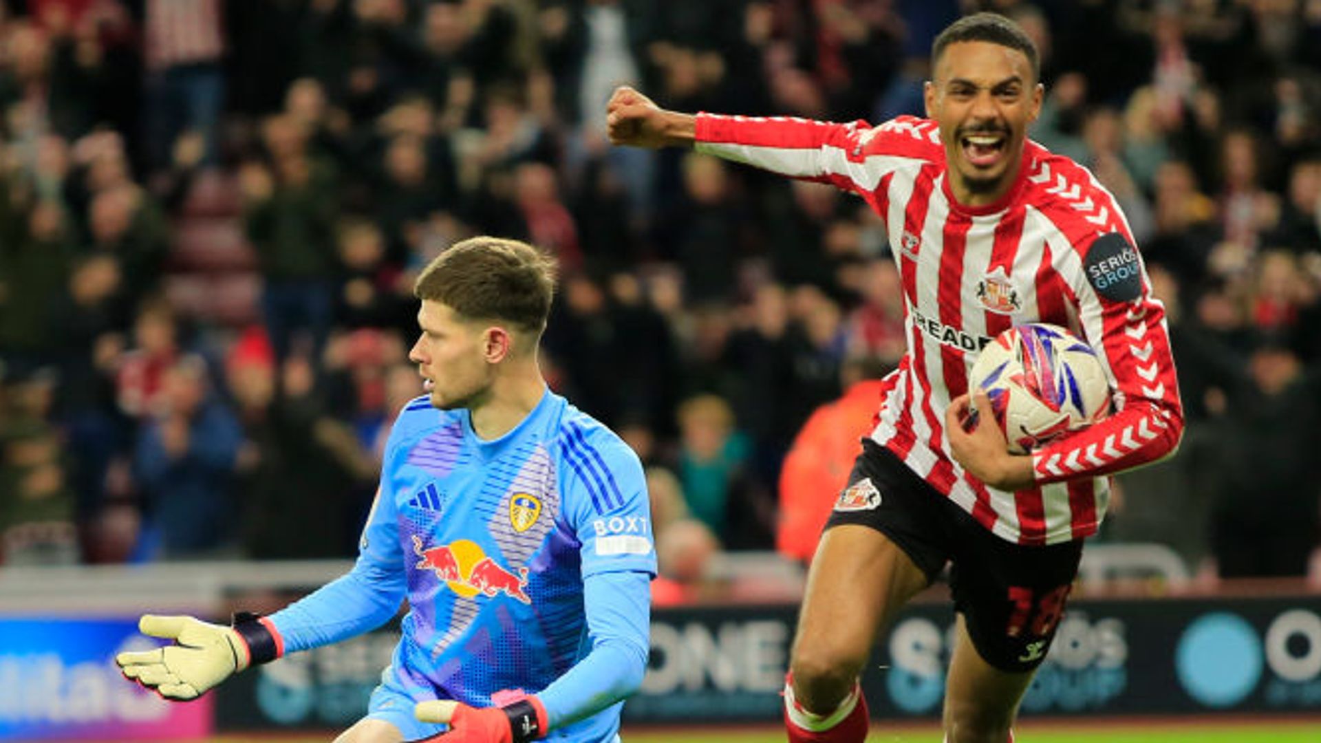 Meslier's incredible mistake gifts Sunderland dramatic point