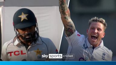 'Fifth one bites the dust!' | England take another wicket against Pakistan 