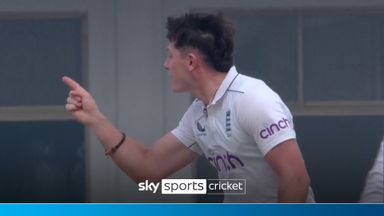 Another brilliant Smith catch! | England take second early wicket