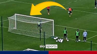 Backheel brilliance! | Ekitike scores outrageous wondergoal in France training