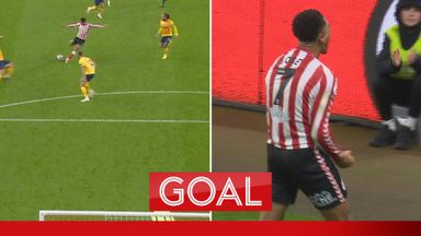 Bellingham scores SCREAMER for Sunderland! | 'Oh, he's VERY talented!'