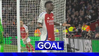 'He makes his mark, again!' | Saka slams Arsenal in front 