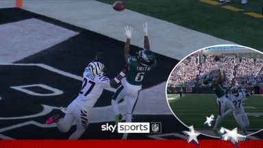 'FLY EAGLES, FLY!' | Smith makes incredible over-the-shoulder TD catch!