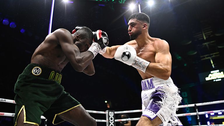 HIGH VOLTAGE PROMOTION.COPPERBOX,.STRATFORD.LONDON.PIC CHRIS DEAN/BOXXER.ADAM AZIM. V. OHARA DAVIES