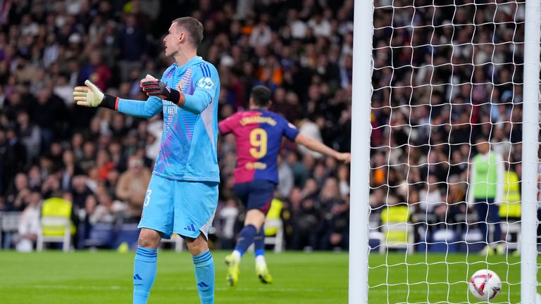 Real Madrid-keeper Andriy Lunin var rasende da Lewandowski headet hjem til 2-0