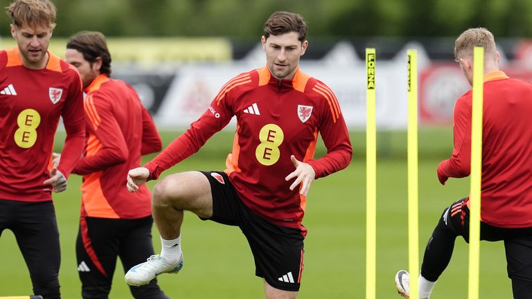 Ben Davies to captain Wales against Montenegro