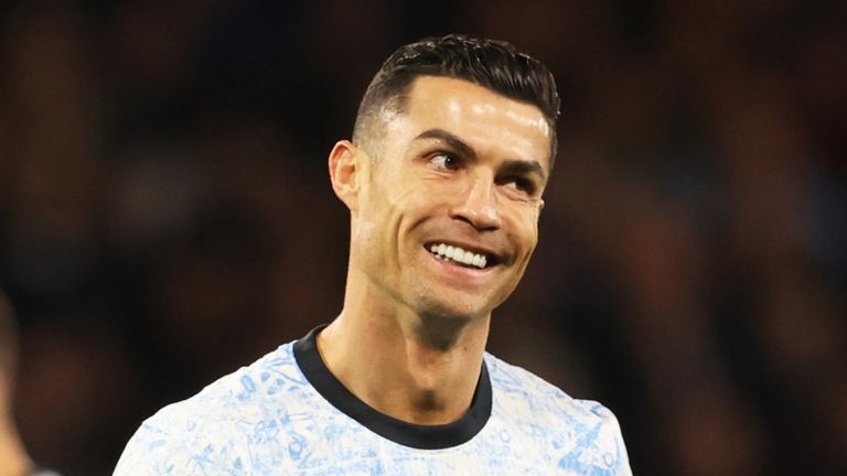 GLASGOW, ESCÓCIA - 15 DE OUTUBRO: Cristiano Ronaldo de Portugal durante uma partida do Grupo A1 da Liga das Nações da UEFA entre Escócia e Portugal em Hampden Park em 15 de outubro de 2024 em Glasgow, Escócia. (Foto de Alan Harvey / Grupo SNS)