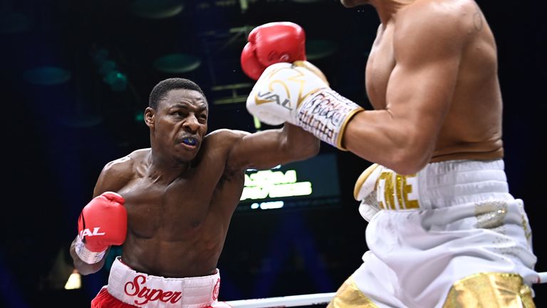 PROMOSI TEGANGAN TINGGI.COPPERBOX,.STRATFORD.LONDON.PIC CHRIS DEAN/BOXXER.DAN AZEEZ. V.LEWIS EDMONDSON