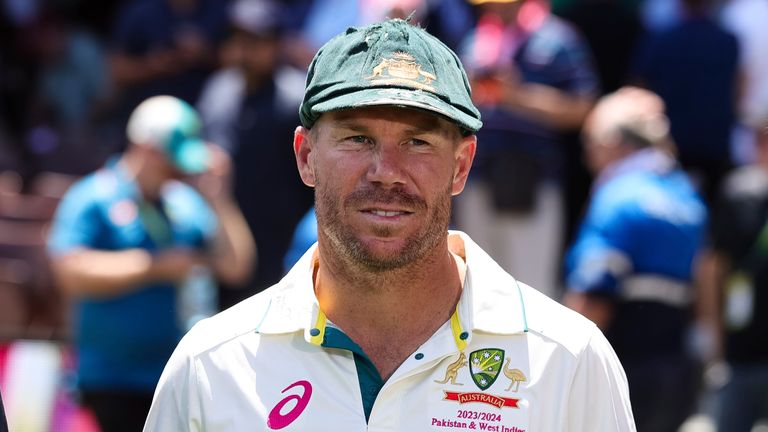 David Warner mengumumkan pengunduran dirinya dari satu hari internasional dan kriket tes musim panas lalu