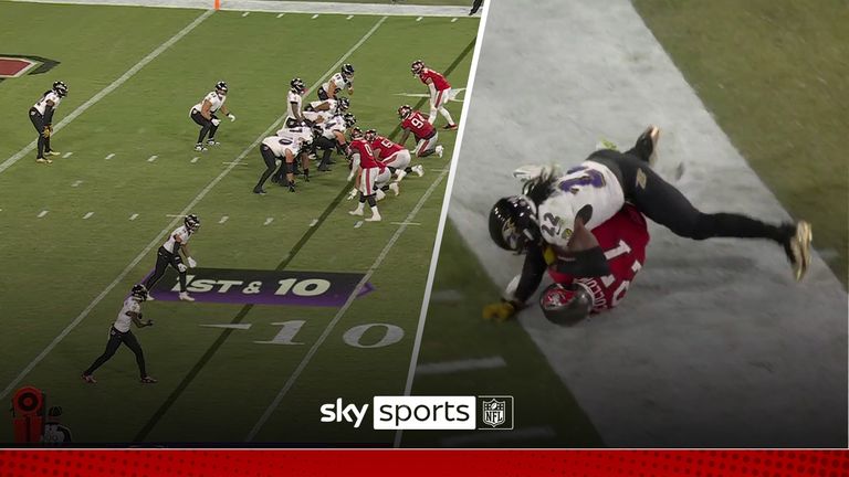 Pemain belakang Baltimore Ravens Derrick Henry melakukan lari gila sejauh 81 yard hanya untuk ditangkap oleh cornerback Tampa Bay Buccaneers, Zyon McCollum di sudut. 