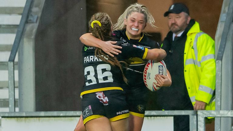 Picture by Allan McKenzie/SWpix.com - 06/10/2024 - Rugby League - Betfred Women's Super League Grand Final - St Helens v York Valkyrie - The Totally Wicked Stadium, St Helens, England - York's Eboni Partington scores a try against St Helens.