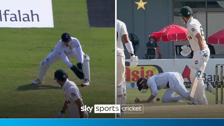 Jamie Smith en Joe Root laten allebei een vangbal vallen in de 36e over van de Tweede Innings, waardoor Salman Ali Agha zou kunnen worden ontslagen en Engeland hun zesde wicket zou kunnen worden. 