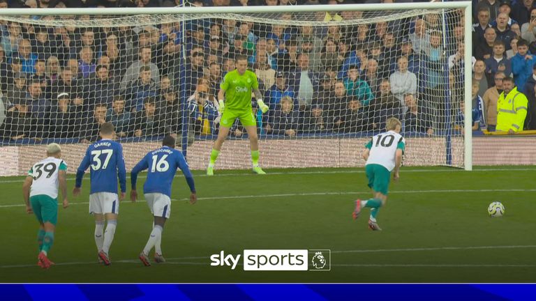 Jordan Pickford saves Anthony Gordon's penalty