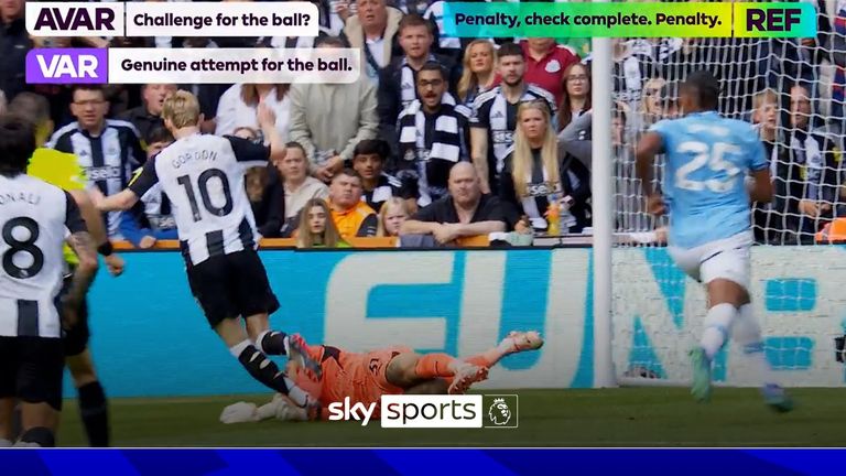 Howard Webb vindt dat de juiste beslissing is genomen om Anthony Gordon een penalty te geven in Newcastle United&#39;s Premier League-ontmoeting met Manchester City.