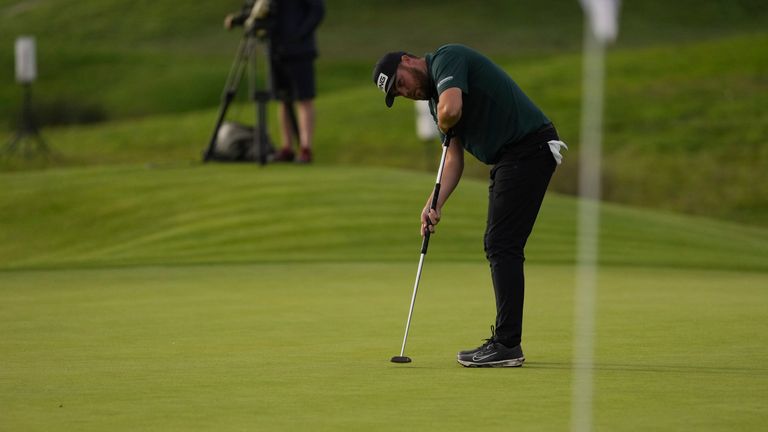 Dan Bradbury defends himself against accusations that he &#39;anchors&#39; his putter following his win at the Open de France.