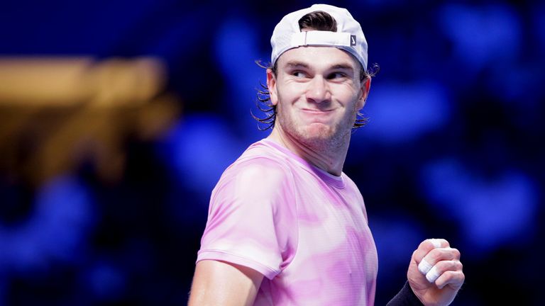 Britain's Jack Draper reacts as he plays Karen Khachanov during their Erste Bank Open ATP tennis tournament final in Vienna, Austria, Sunday, Oct. 27, 2024. (AP Photo/Heinz-Peter Bader)