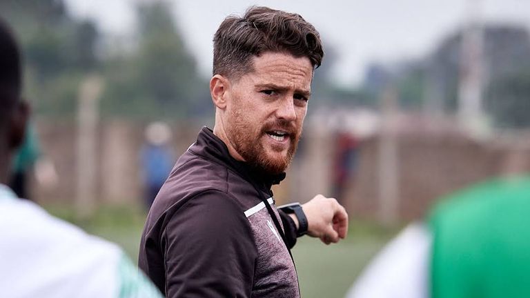 Nairobi, Kenya. 18 Jun 2023.  Johnathan MCKINSTRY (Head Coach, Gor Mahia) talks with players at training.  Gor Mahia in training ahead of fixture against Kakamega Homeboyz, Kenyan Premier League.  Toyoyo Training Centre. Credit: XtraTimeSports (Darren McKinstry)