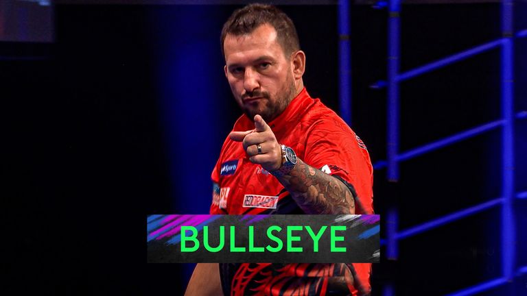 Jonny Clayton hits 130 bullseye