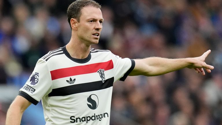 Manchester United's Jonny Evans during the Premier League match at Villa Park, Birmingham. Picture date: Sunday October 6, 2024. PA Photo. See PA story SOCCER Villa. Photo credit should read: Nick Potts/PA Wire.