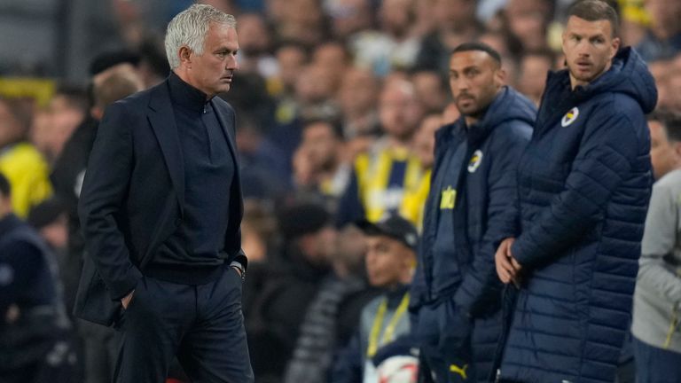 Fenerbahce head coach Jose Mourinho leaves the pitch after being shown a red card during the Europa League opening match between Fenerbahce and Manchester United at Sükrü Saracoglu Stadium in Istanbul, Turkey, on Thursday, October 24, 2024. (AP Photo.) /Francisco Seco)