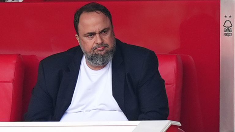 Pemilik Nottingham Forest Evangelos Marinakis telah diberi larangan bermain di stadion sebanyak lima pertandingan