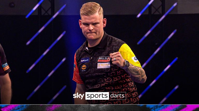 World Grand Prix Darts: Mike De Decker hits 120 bull-bull finish ...