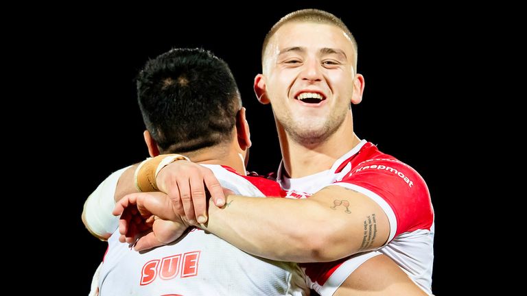 Picture by Allan McKenzie/SWpix.com - 04/10/2024 - Rugby League - Betfred Super League Semi Final - Hull KR v Warrington Wolves - Sewell Group Craven Park, Hull, England - Hull KR's Mikey Lewis celebrates victory over Warrington.