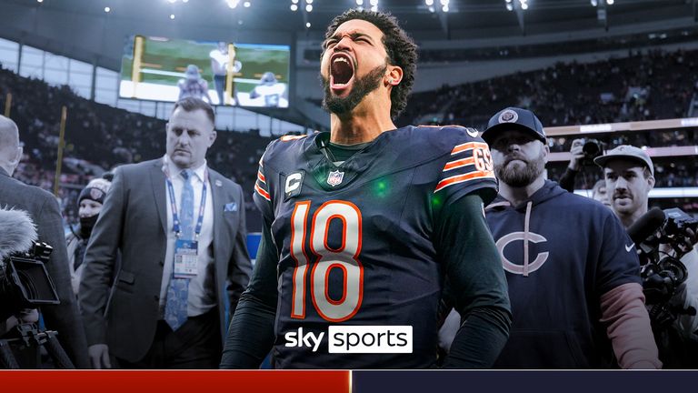 Quarterback Chicago Bears Caleb Williams (18) bereaksi saat meninggalkan lapangan setelah pertandingan sepak bola NFL di stadion Tottenham Hotspur antara Jacksonville Jaguars dan Chicago Bears di London, Minggu, 13 Oktober 2024. (AP Photo/Alastair Grant)